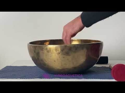 Large-Sized Singing Bowl 35/36 cm