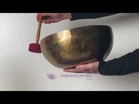 Large-Sized Singing Bowl 32/33 cm